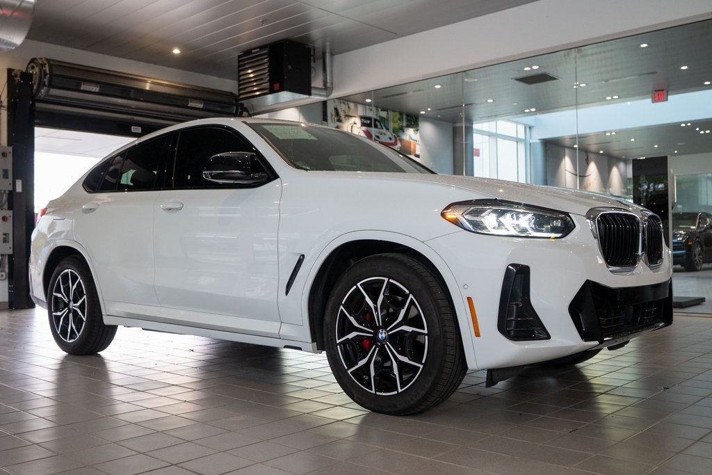 2023 BMW X4 M40i's photo