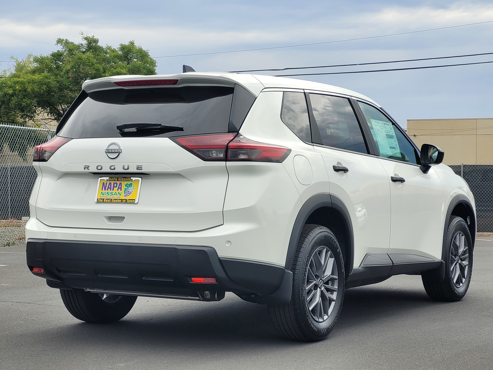 2025 Nissan Rogue S photo 2