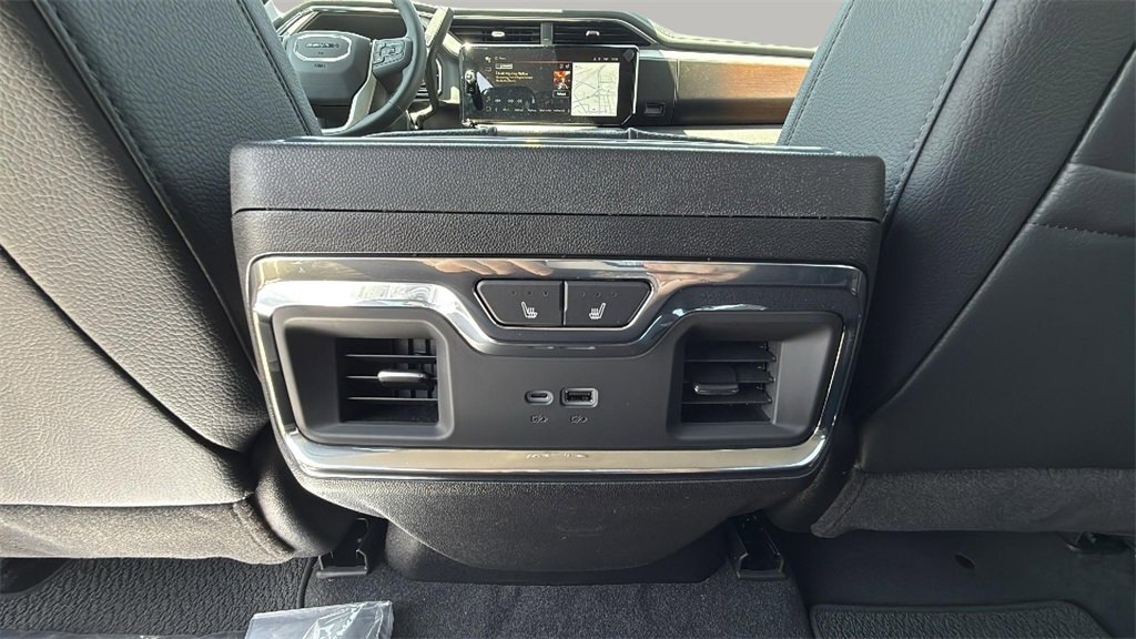 2025 Gmc Sierra HD Denali photo 13