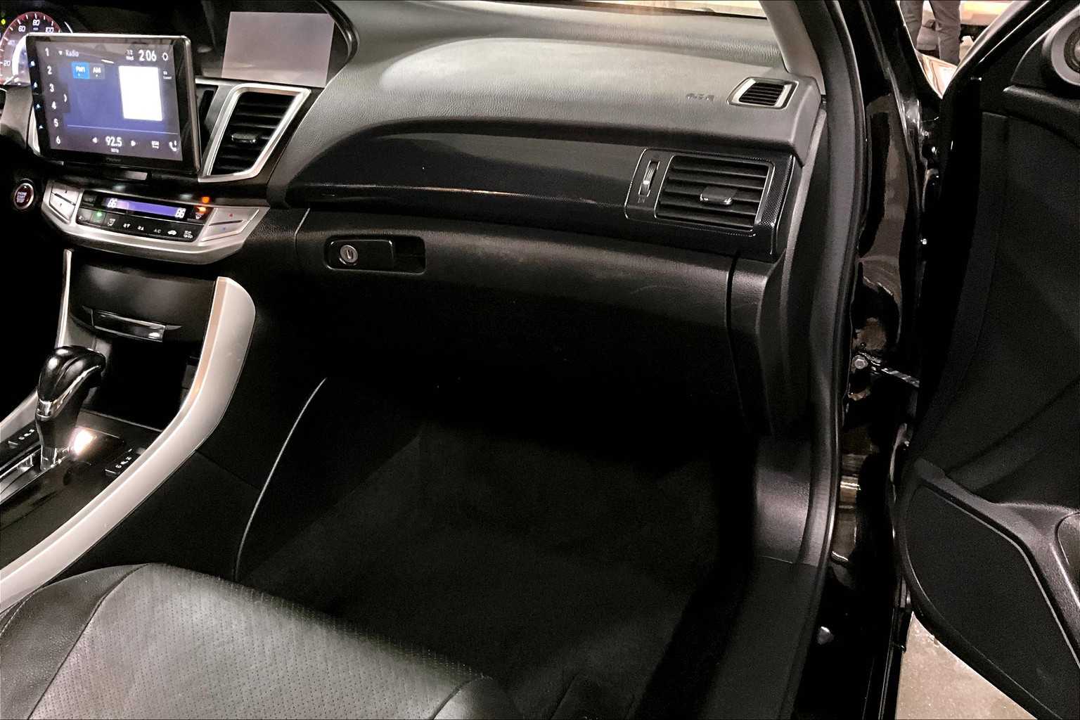 2015 Honda Accord EX-L photo 18