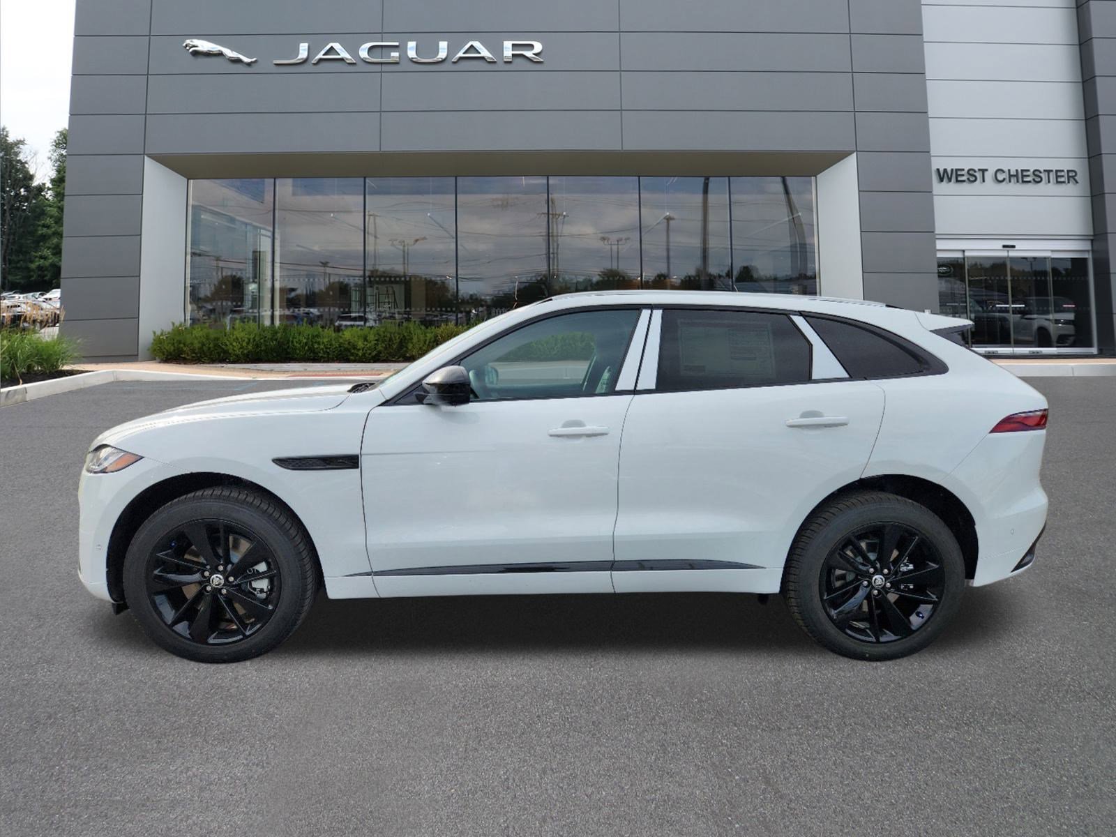 2024 Jaguar F-PACE P400 R-Dynamic S photo 2