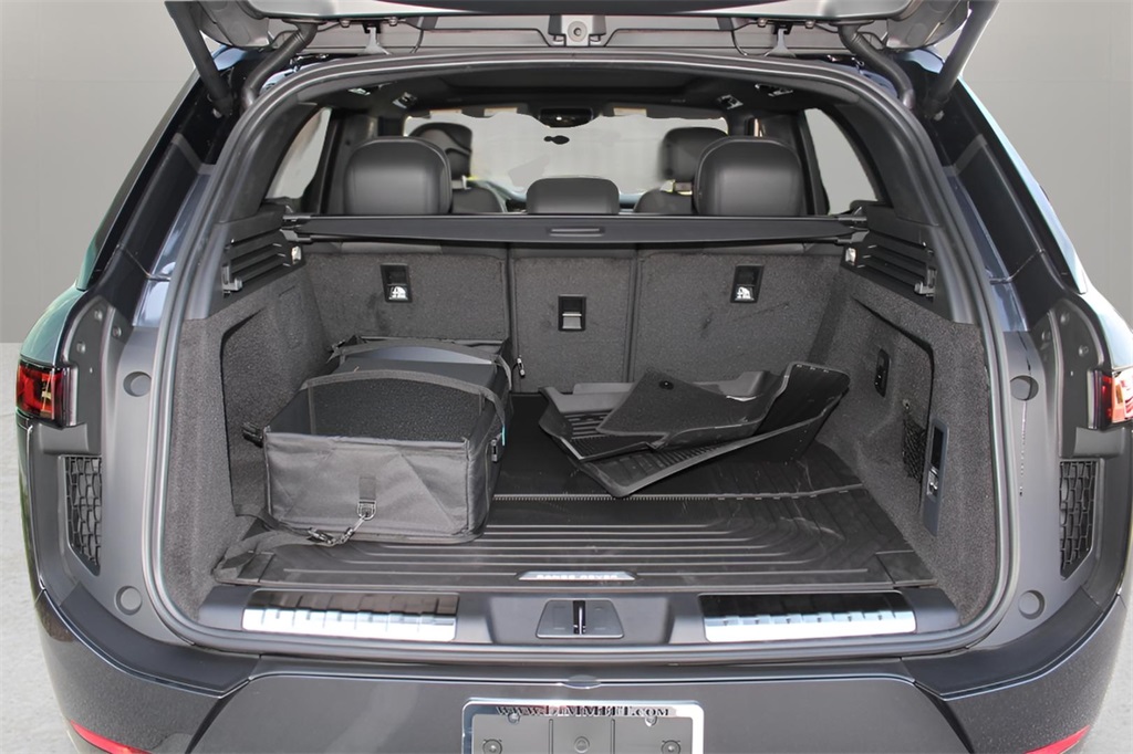 2025 Land Rover Range Rover Sport SE photo 14