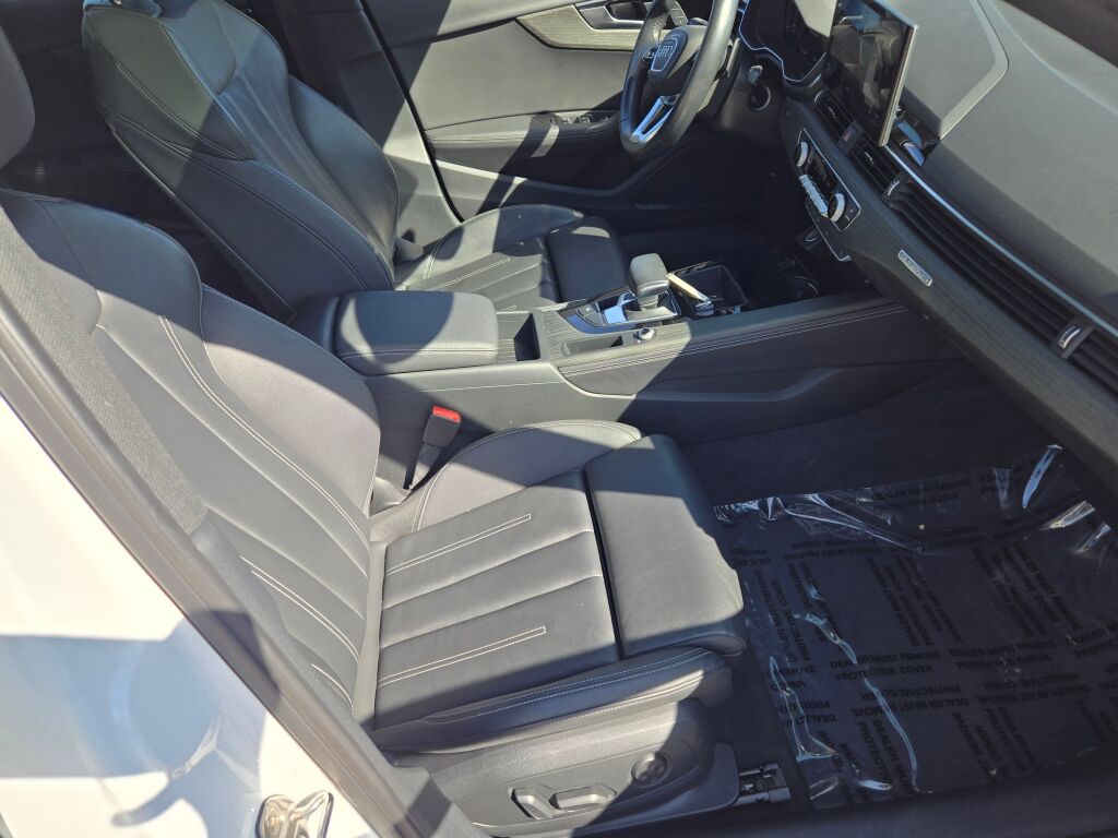 2023 Audi A4 S line Quattro Premium Plus photo 4