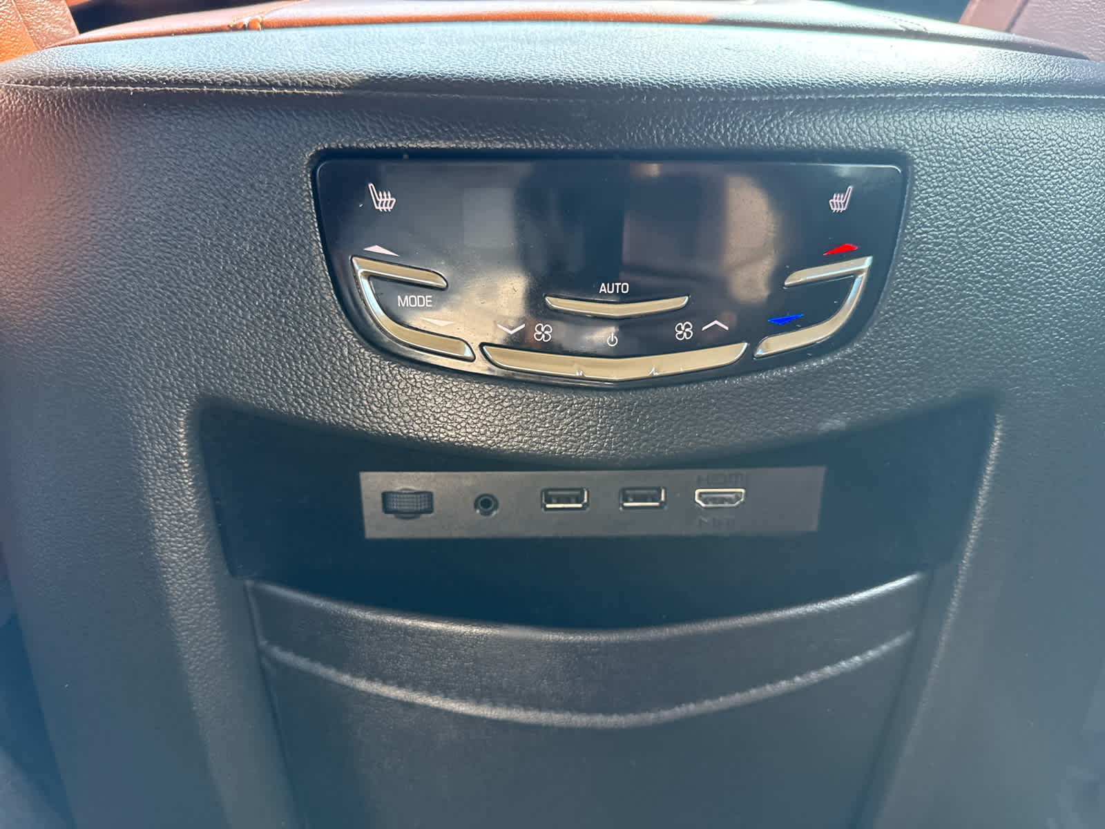2019 Cadillac Escalade Premium Luxury photo 16