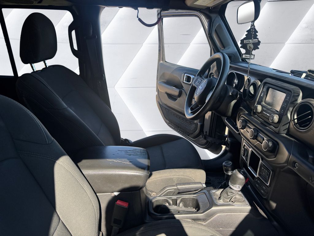 2019 Jeep Wrangler Unlimited Sport photo 13