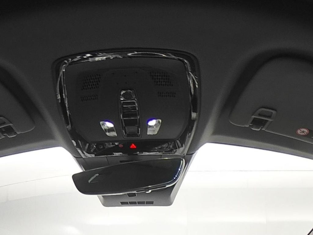 2025 Cadillac Optiq Luxury photo 16