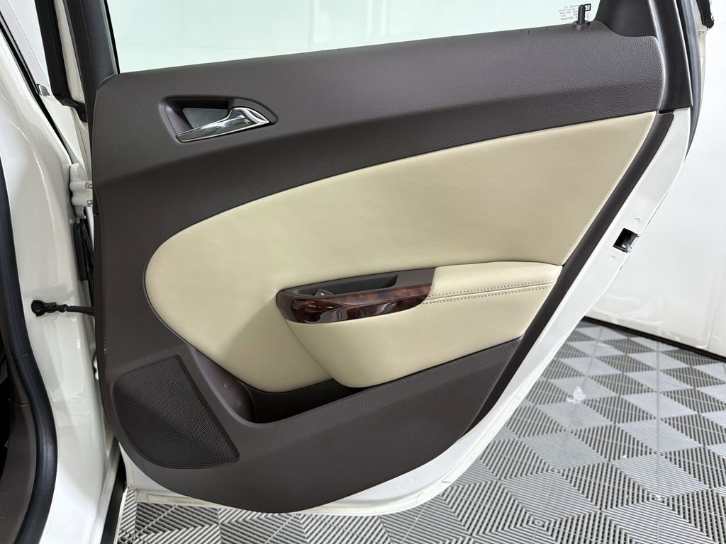 2013 Buick Verano Base photo 14