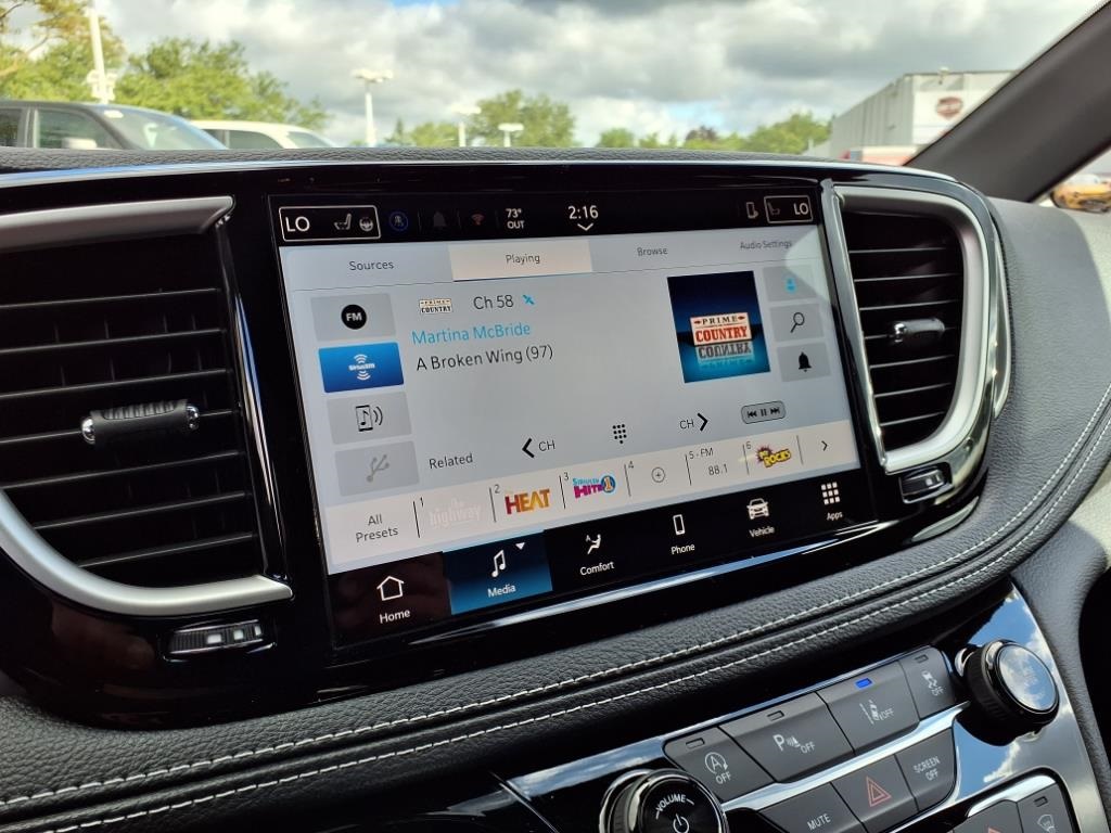 2026 Chrysler Pacifica photo 16