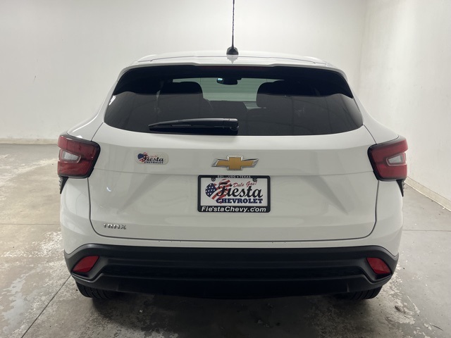 2025 Chevrolet Trax LS photo 8