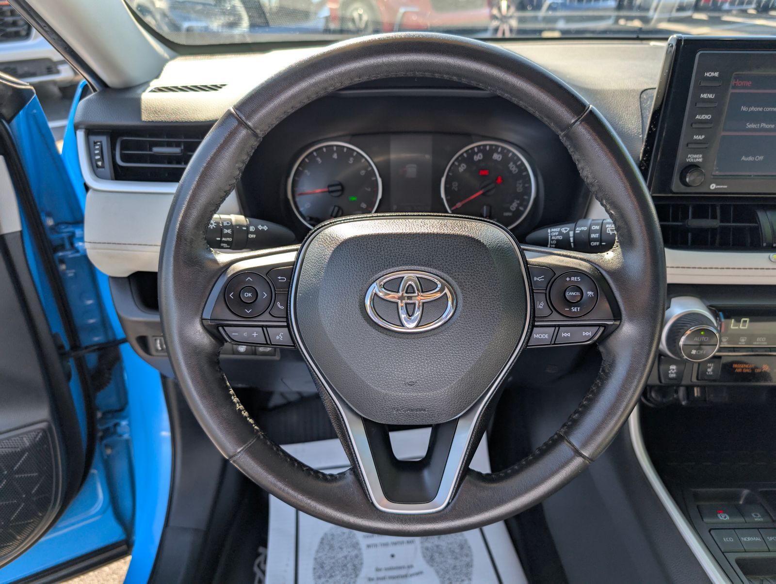 2020 Toyota RAV4 XLE photo 15