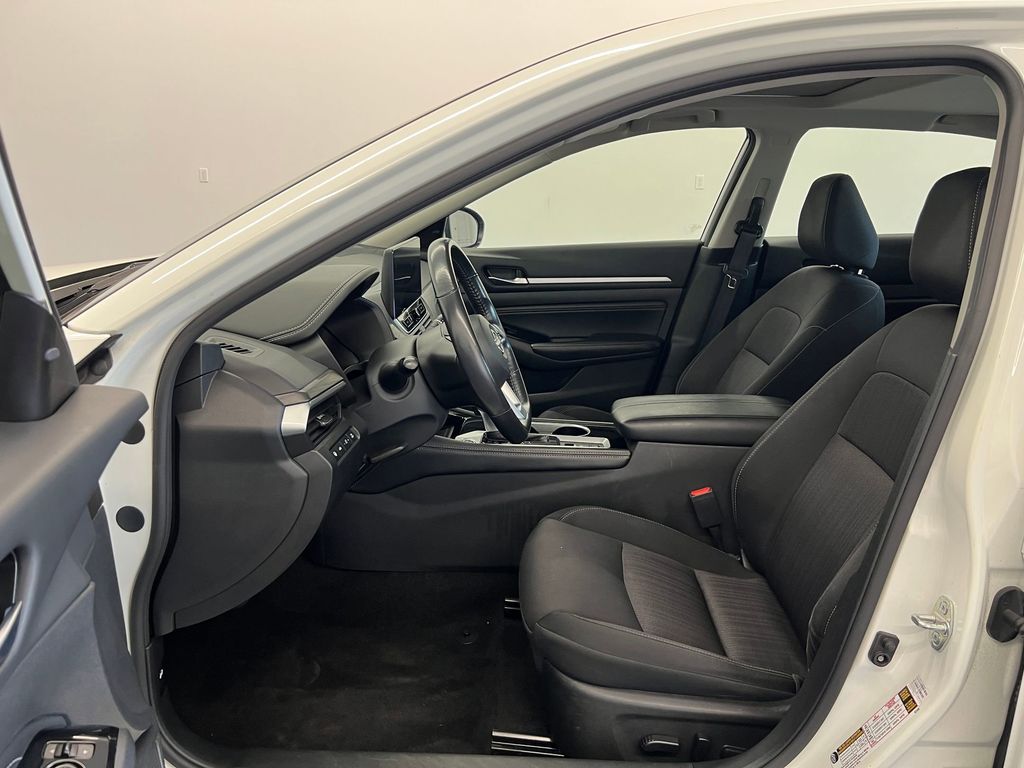 2023 Nissan Altima 2.5 SV photo 4