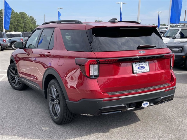 2025 Ford Explorer ST-Line photo 2
