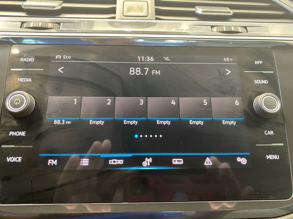 2024 Volkswagen Tiguan SE R-Line Black photo 9