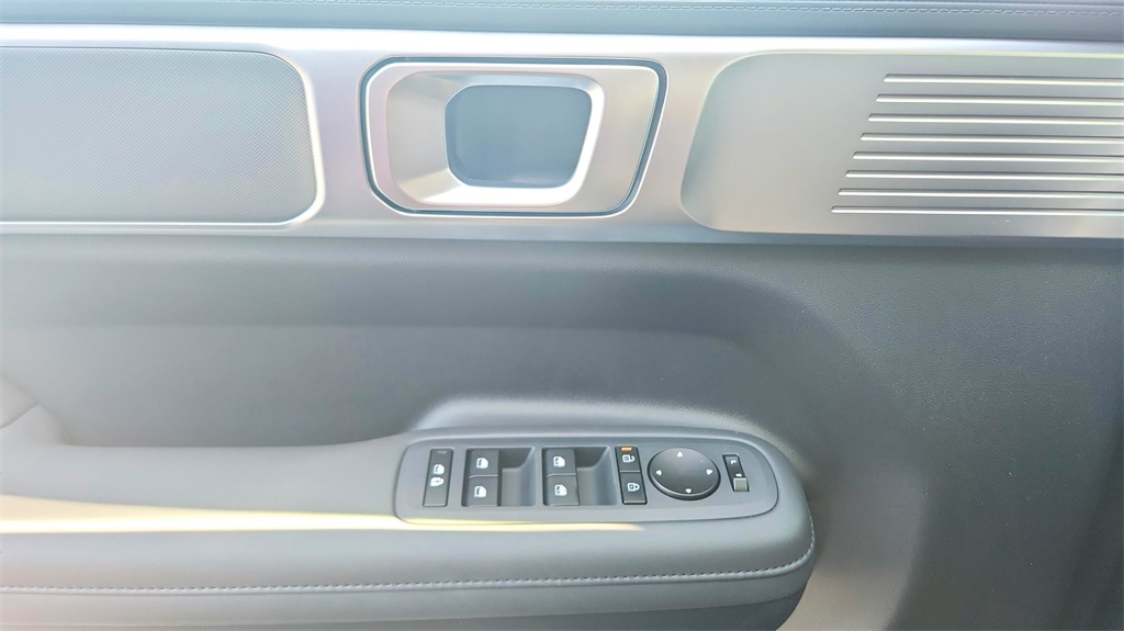 2025 Hyundai Santa Fe SEL photo 21