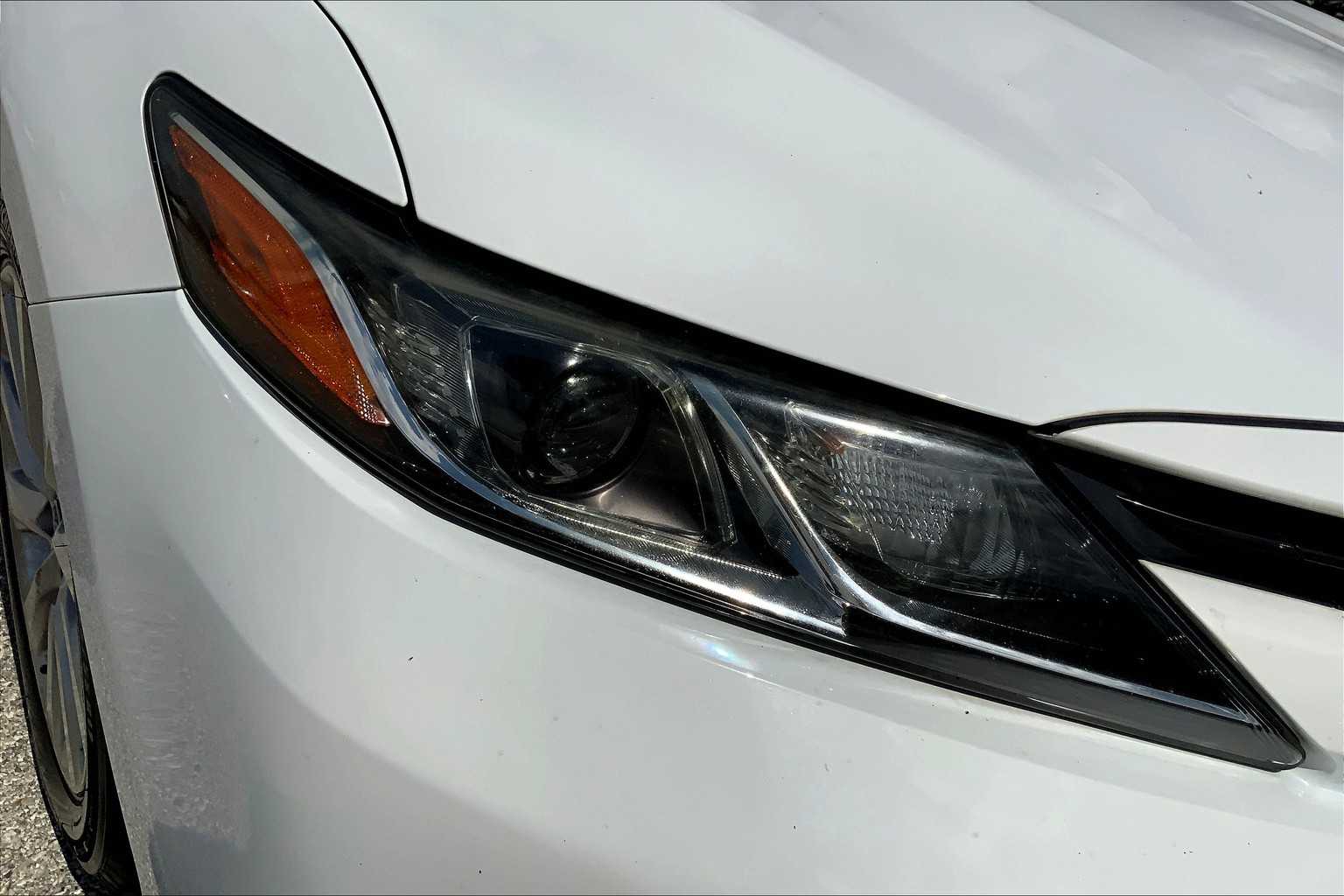 2019 Toyota Camry LE photo 24