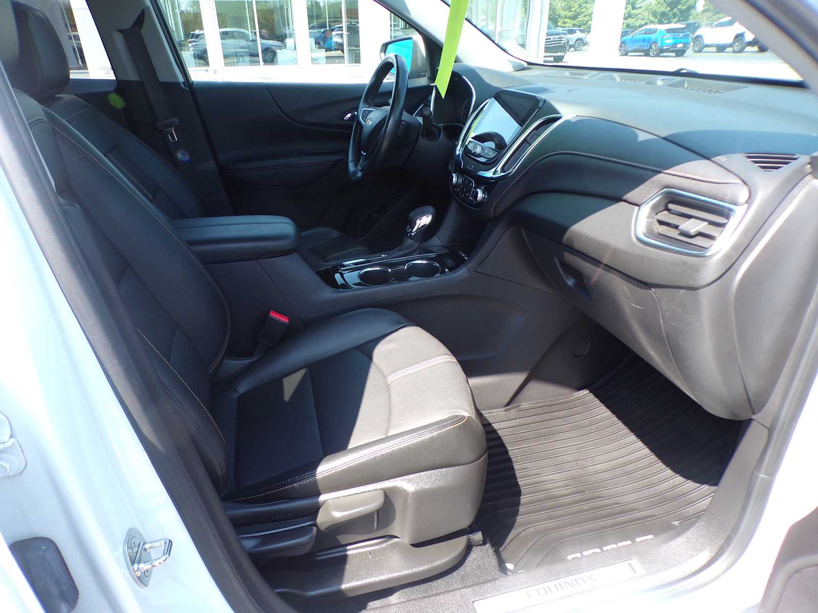 2022 Chevrolet Equinox Premier photo 14