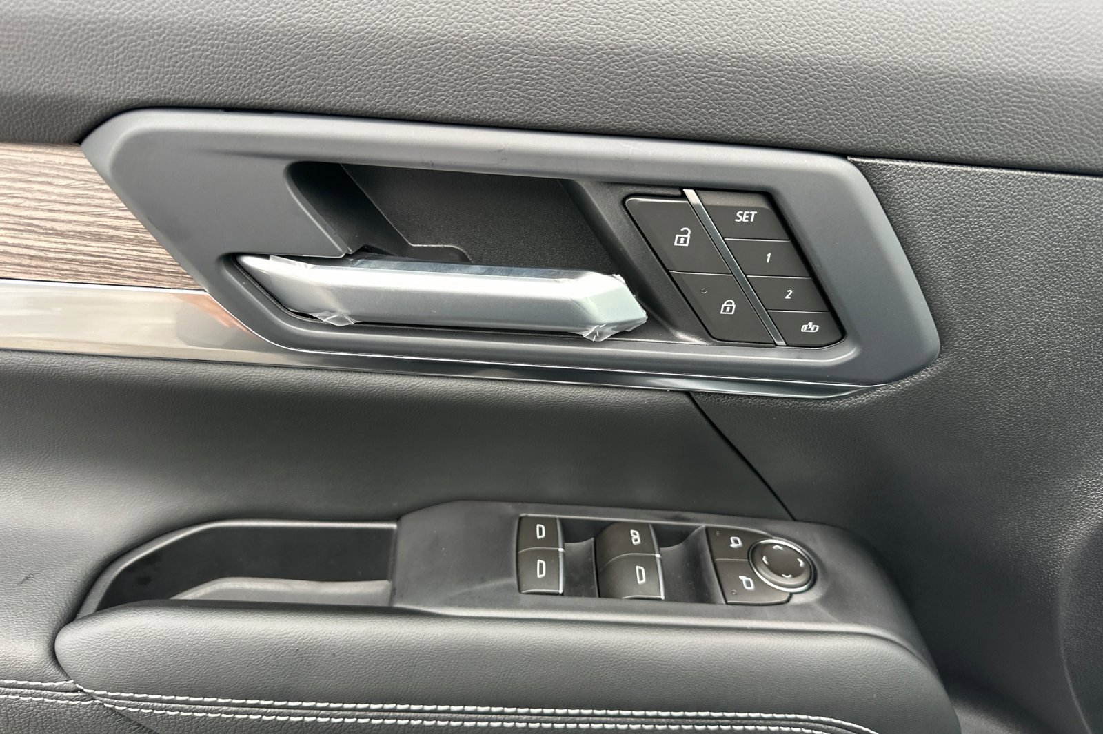 2026 Gmc Terrain Denali photo 2