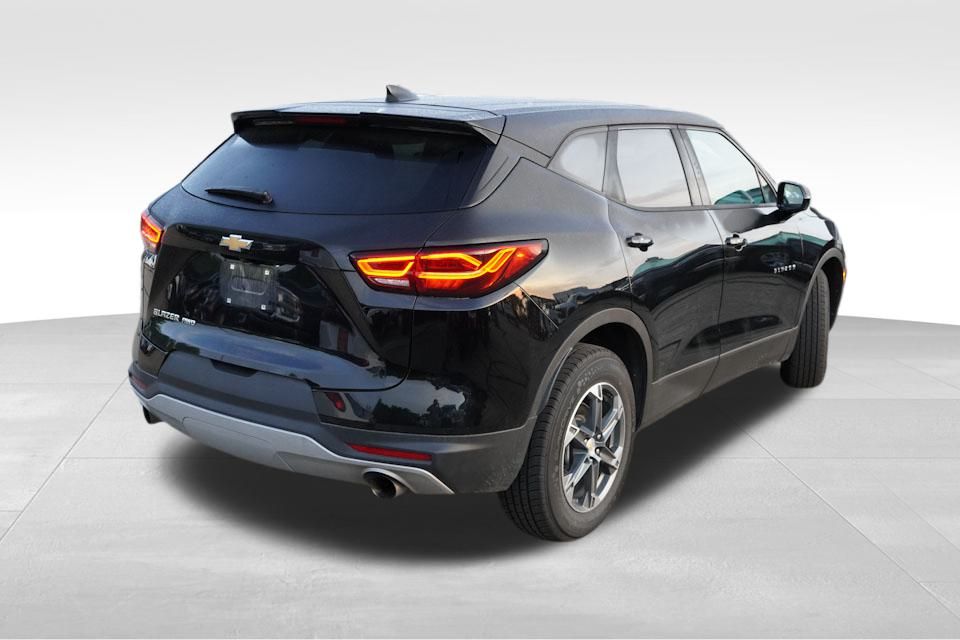 2025 Chevrolet Blazer 2LT photo 3