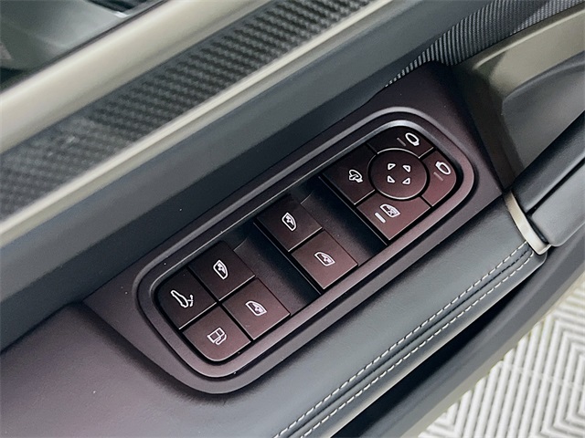 2026 Porsche Cayenne E-Hybrid Coupe photo 17