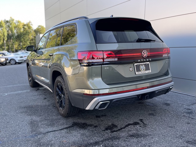 2024 Volkswagen Atlas Peak Edition SE Technology photo 17