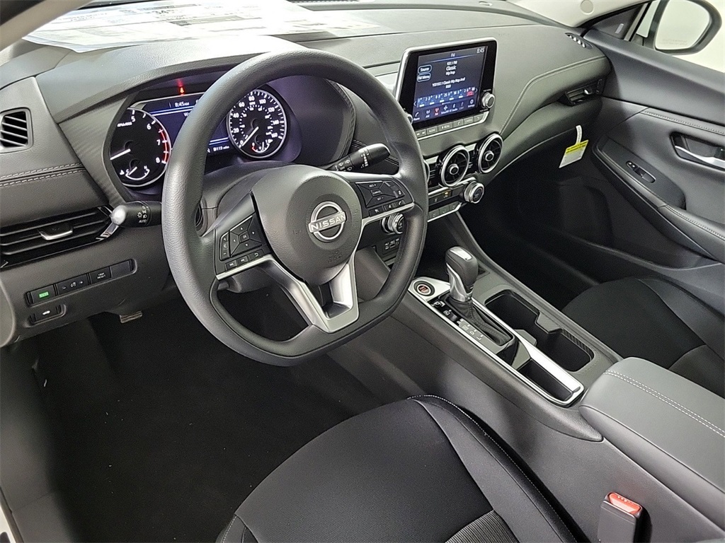 2025 Nissan Sentra SV photo 16
