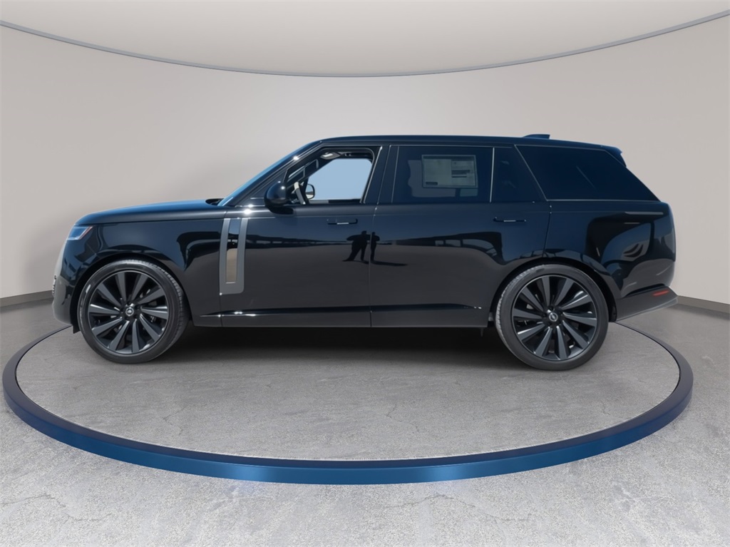 2025 Land Rover Range Rover SV photo 2