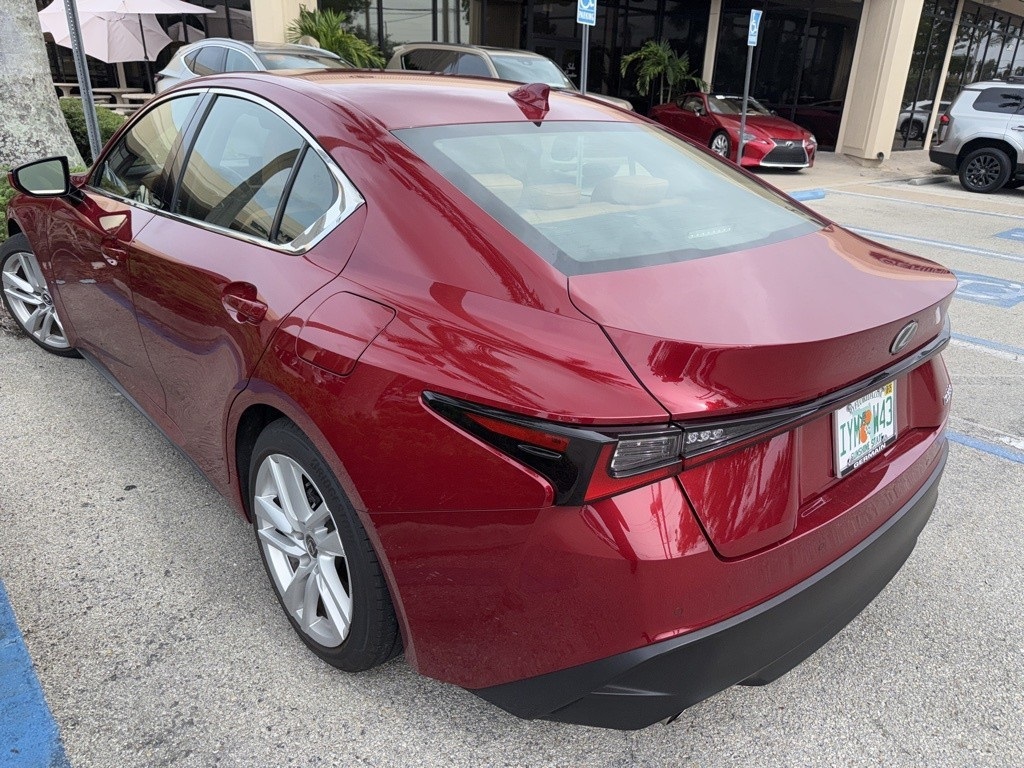 2023 Lexus IS 300 photo 8