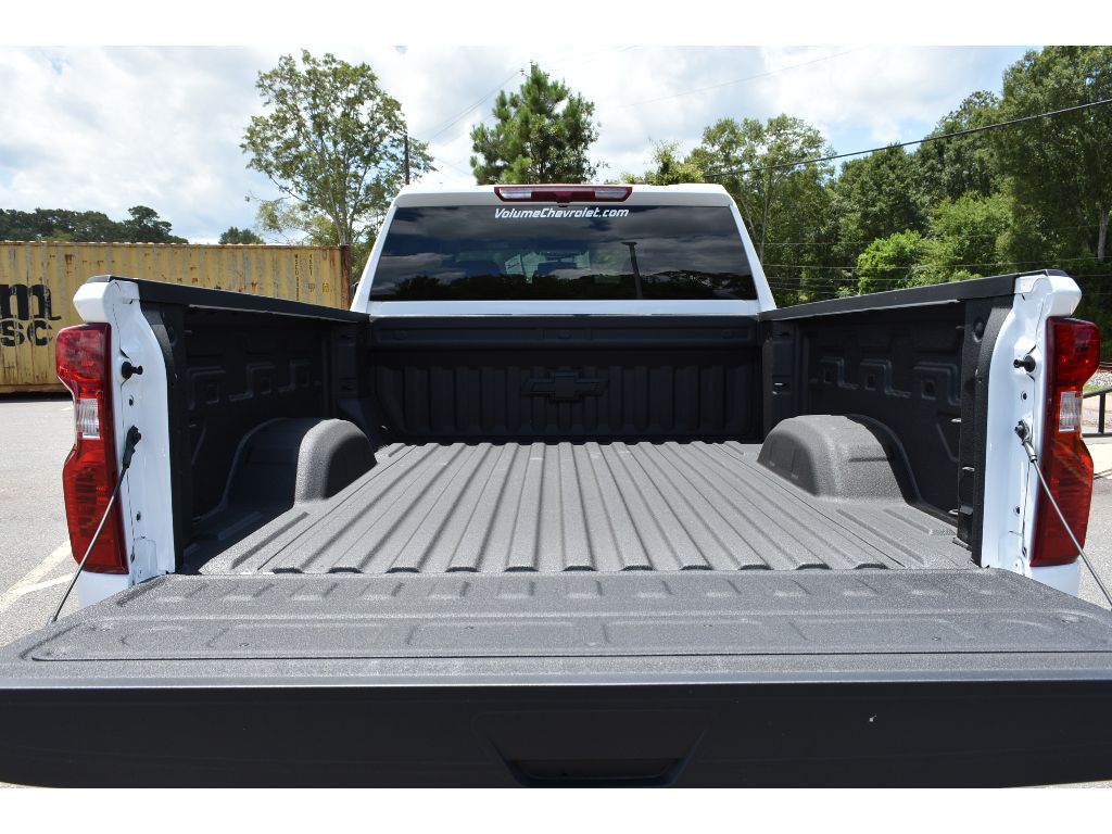 2025 Chevrolet Silverado 2500HD LT photo 9