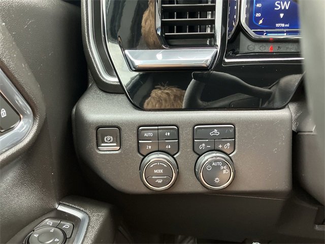2024 Chevrolet Silverado 1500 LT photo 10