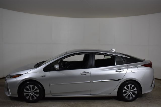 2021 Toyota Prius Prime XLE photo 2