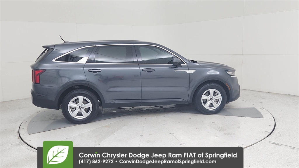 2021 Kia Sorento LX photo 16
