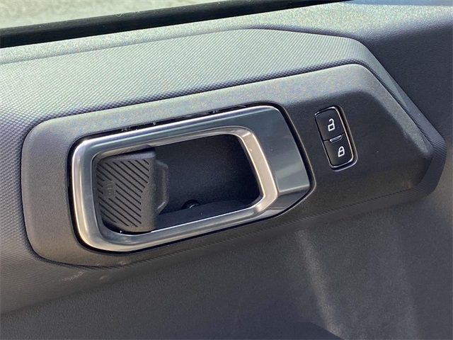 2025 Ford Bronco Base photo 12
