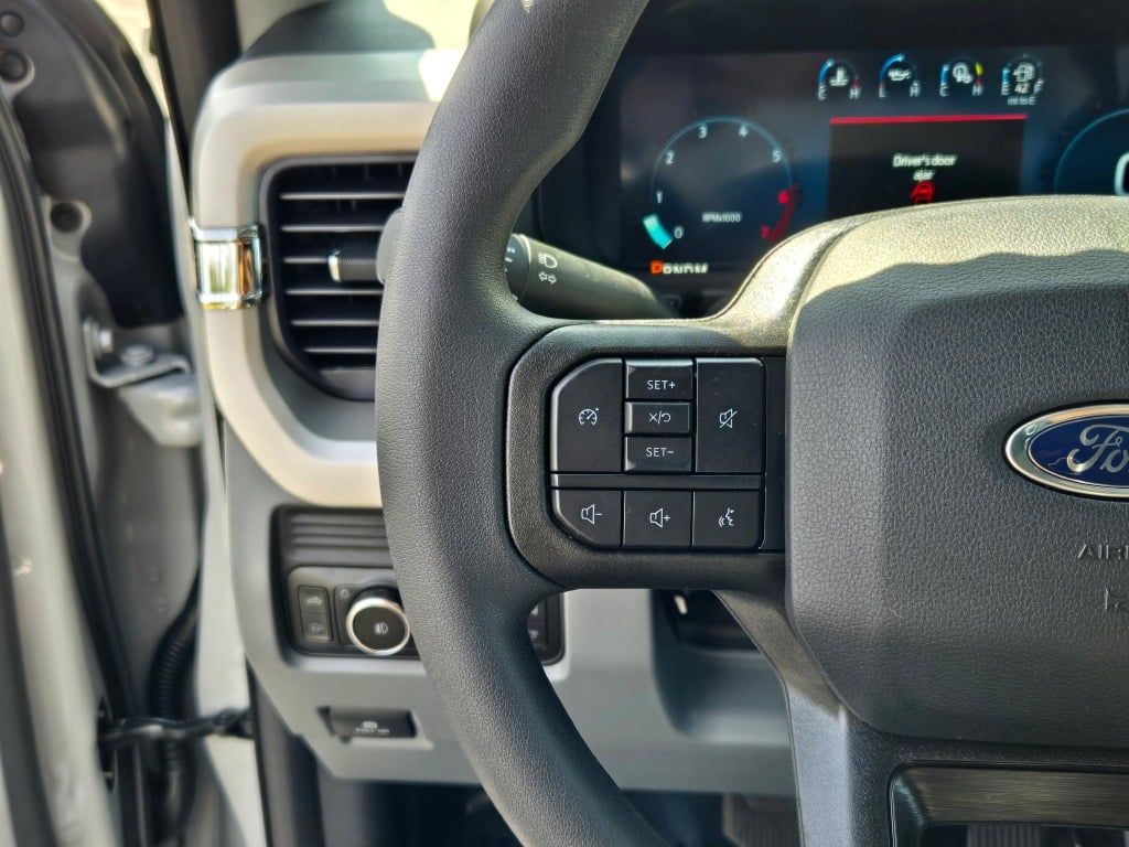 2026 Ford F-350 XLT photo 29