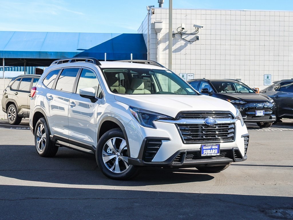 2025 Subaru Ascent Premium's photo