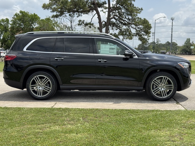 2025 Mercedes Benz GLS 450 4MATIC photo 2