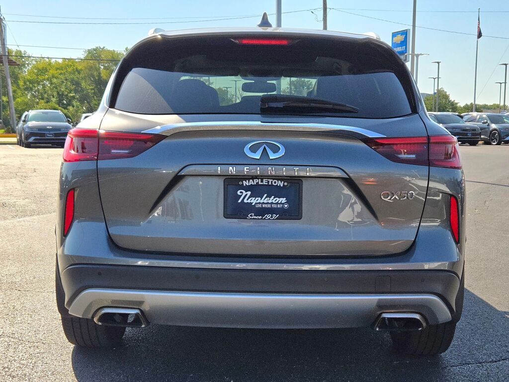 2019 Infiniti QX50 Essential photo 13