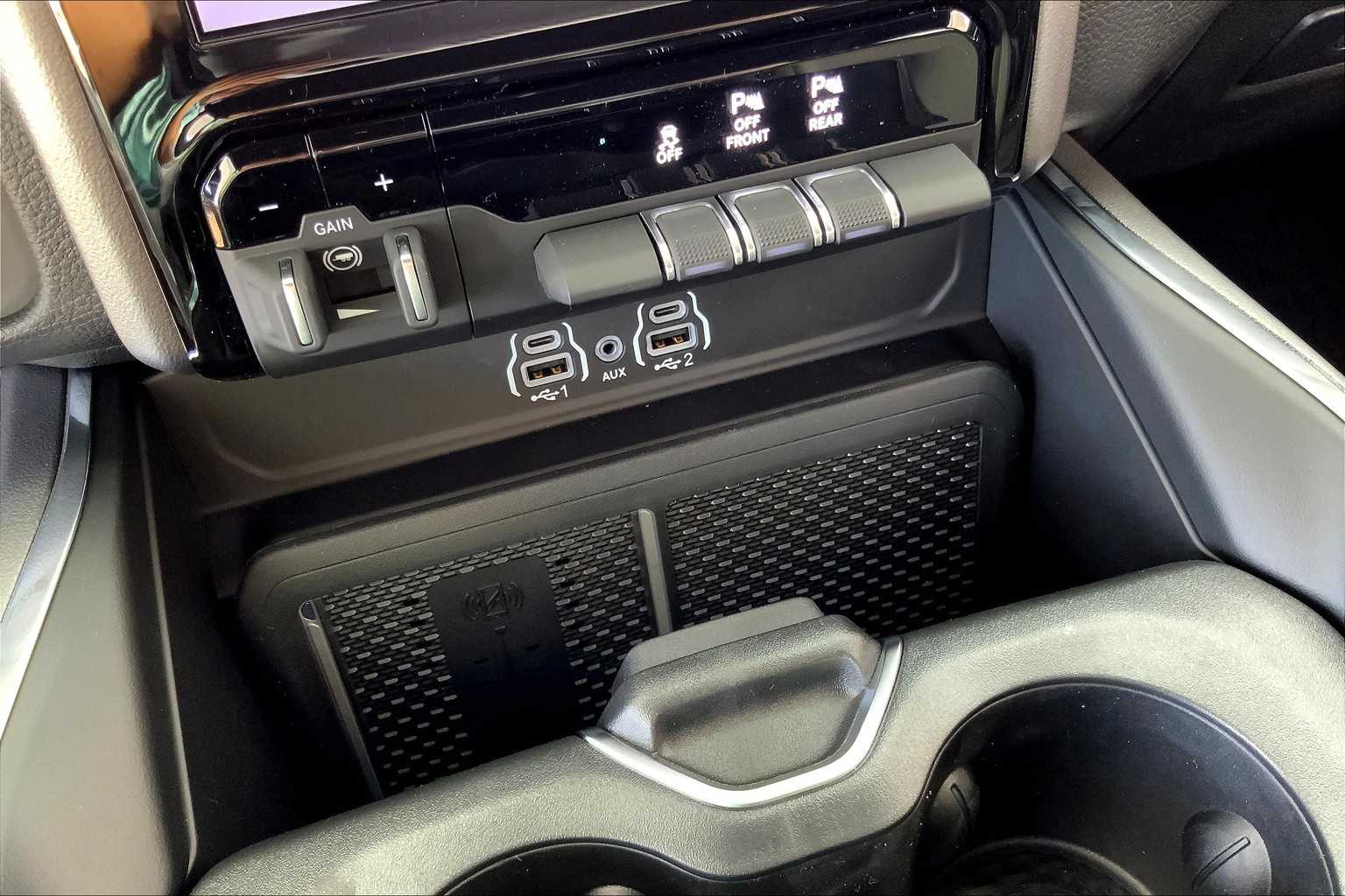 2026 Ram 1500 Laramie photo 19