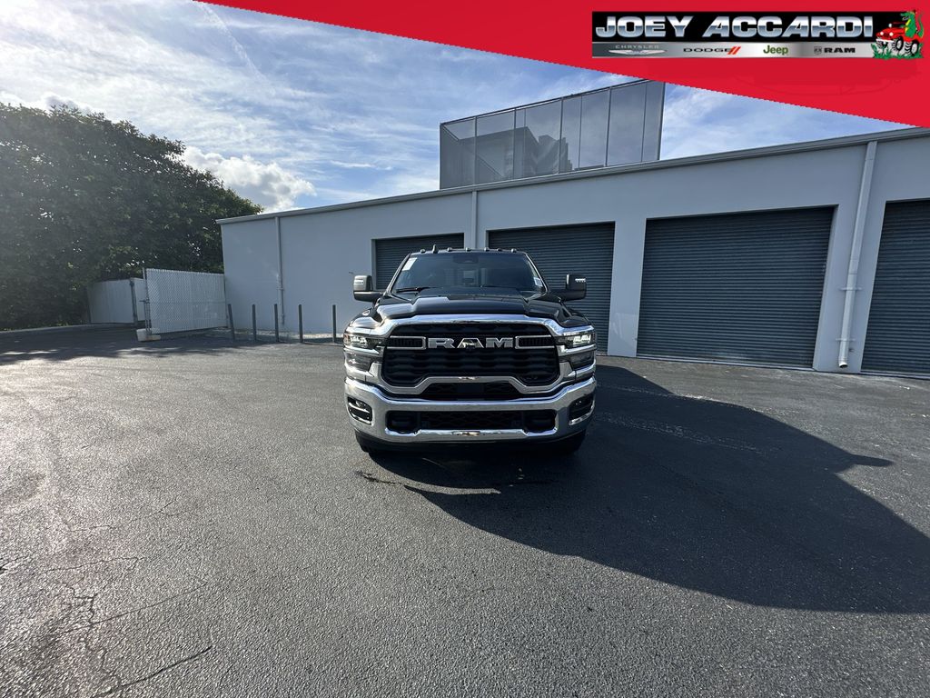 2025 Ram 2500 Tradesman photo 3