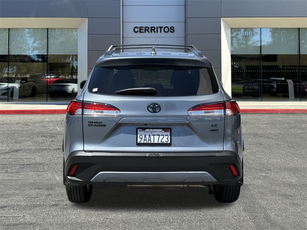 2022 Toyota Corolla Cross LE photo 5