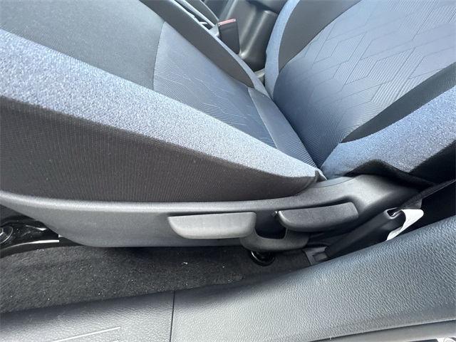 2025 Nissan Versa 1.6 SV photo 12