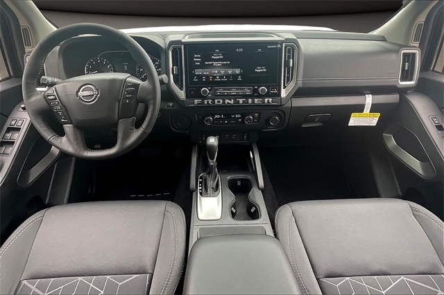 2025 Nissan Frontier SV photo 5