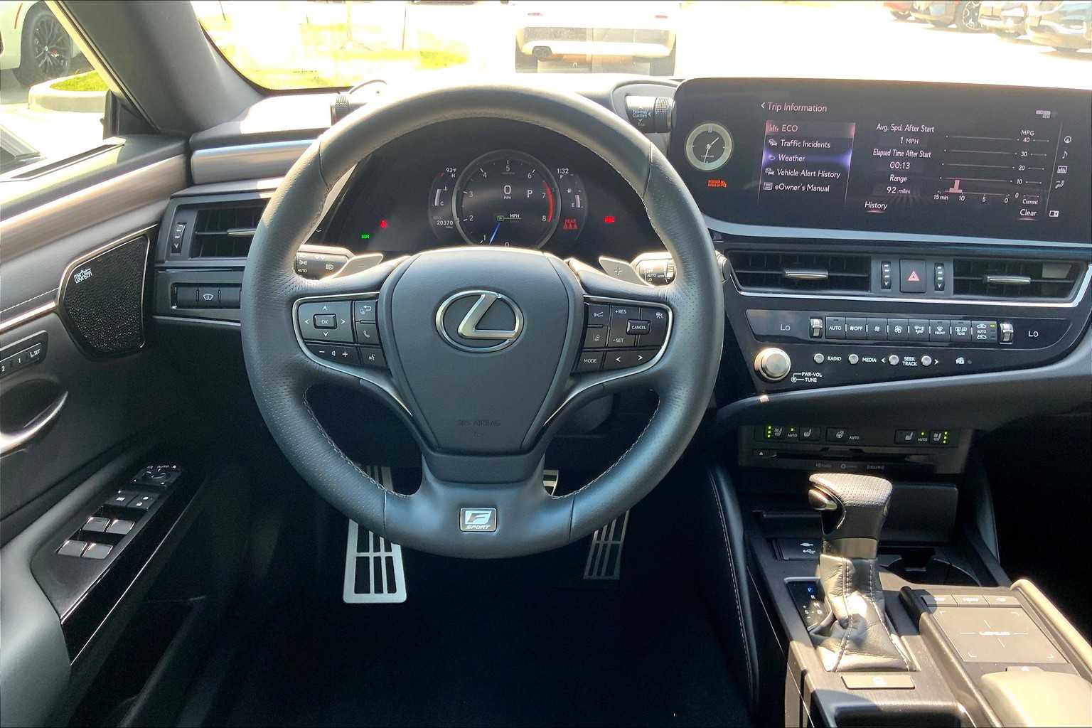 2022 Lexus ES F SPORT Handling photo 5
