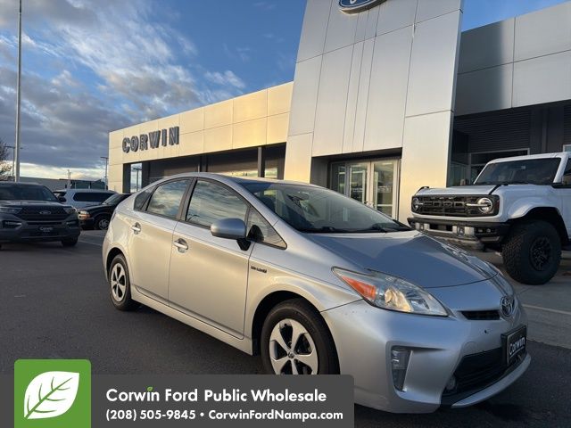 2013 Toyota Prius Three's photo