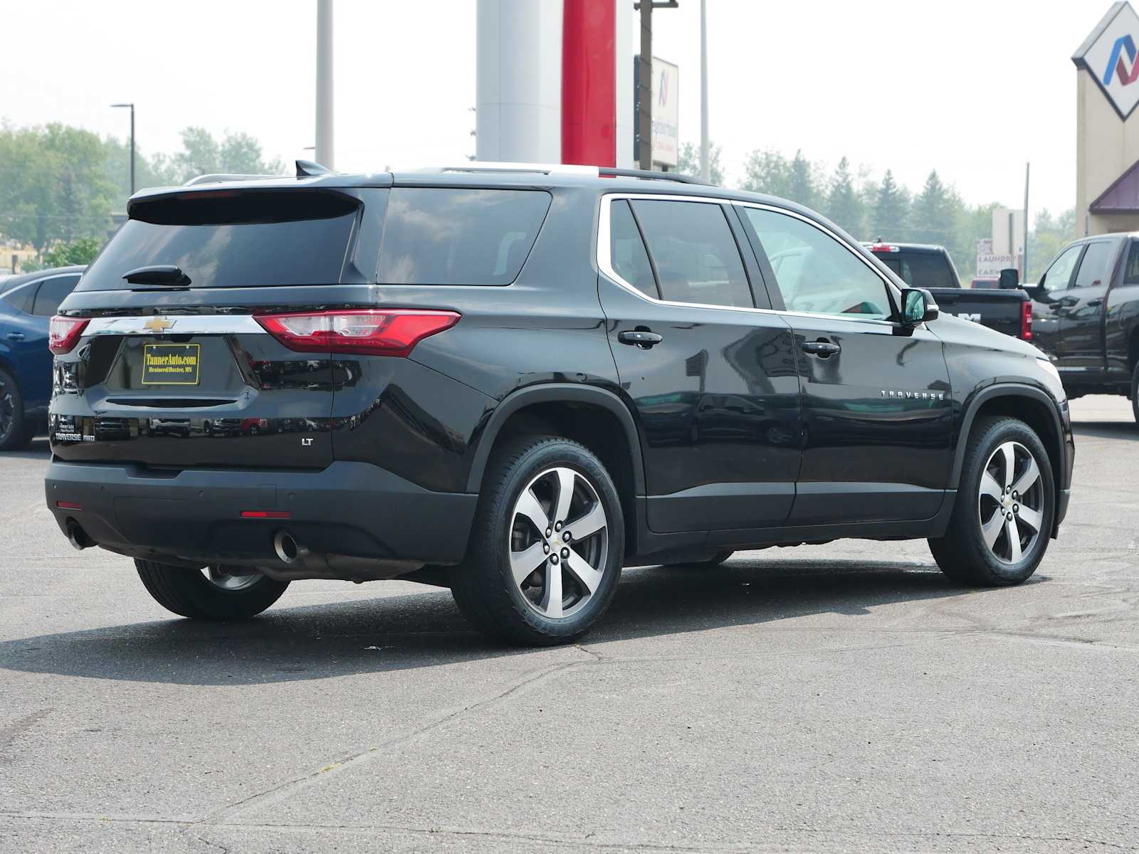 Used 2018 Chevrolet Traverse 3LT with VIN 1GNEVHKW1JJ148894 for sale in Brainerd, Minnesota