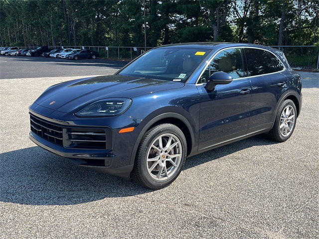 2024 Porsche Cayenne Base photo 9