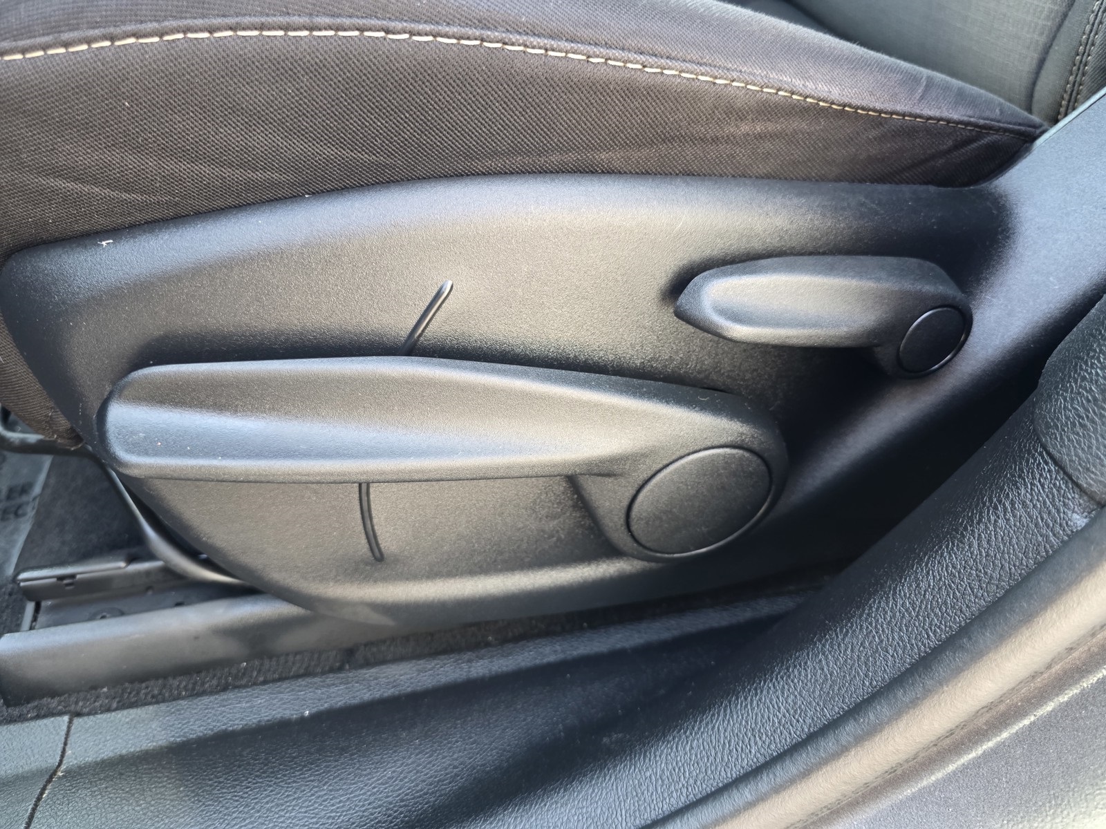 2015 Jeep Cherokee Latitude photo 21