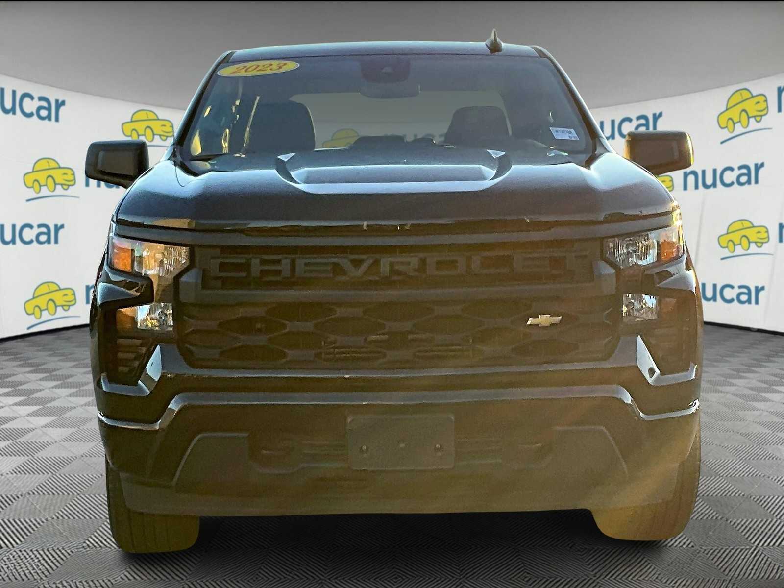 2023 Chevrolet Silverado 1500 Custom photo 2