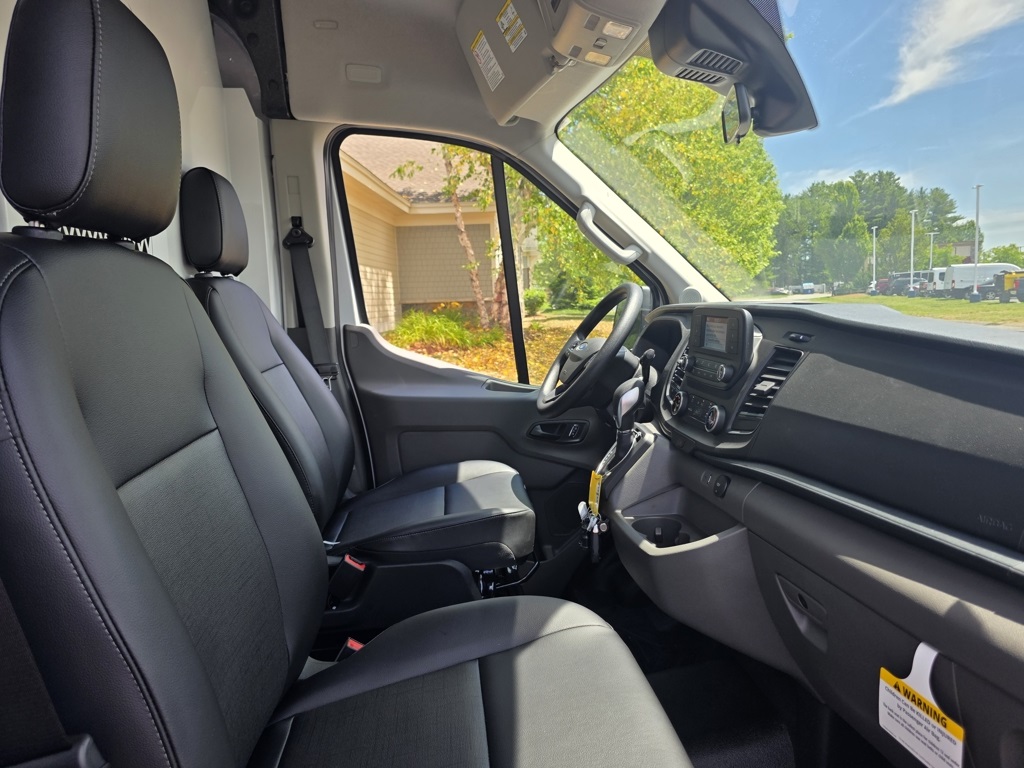 2025 Ford Transit Cargo Van photo 9