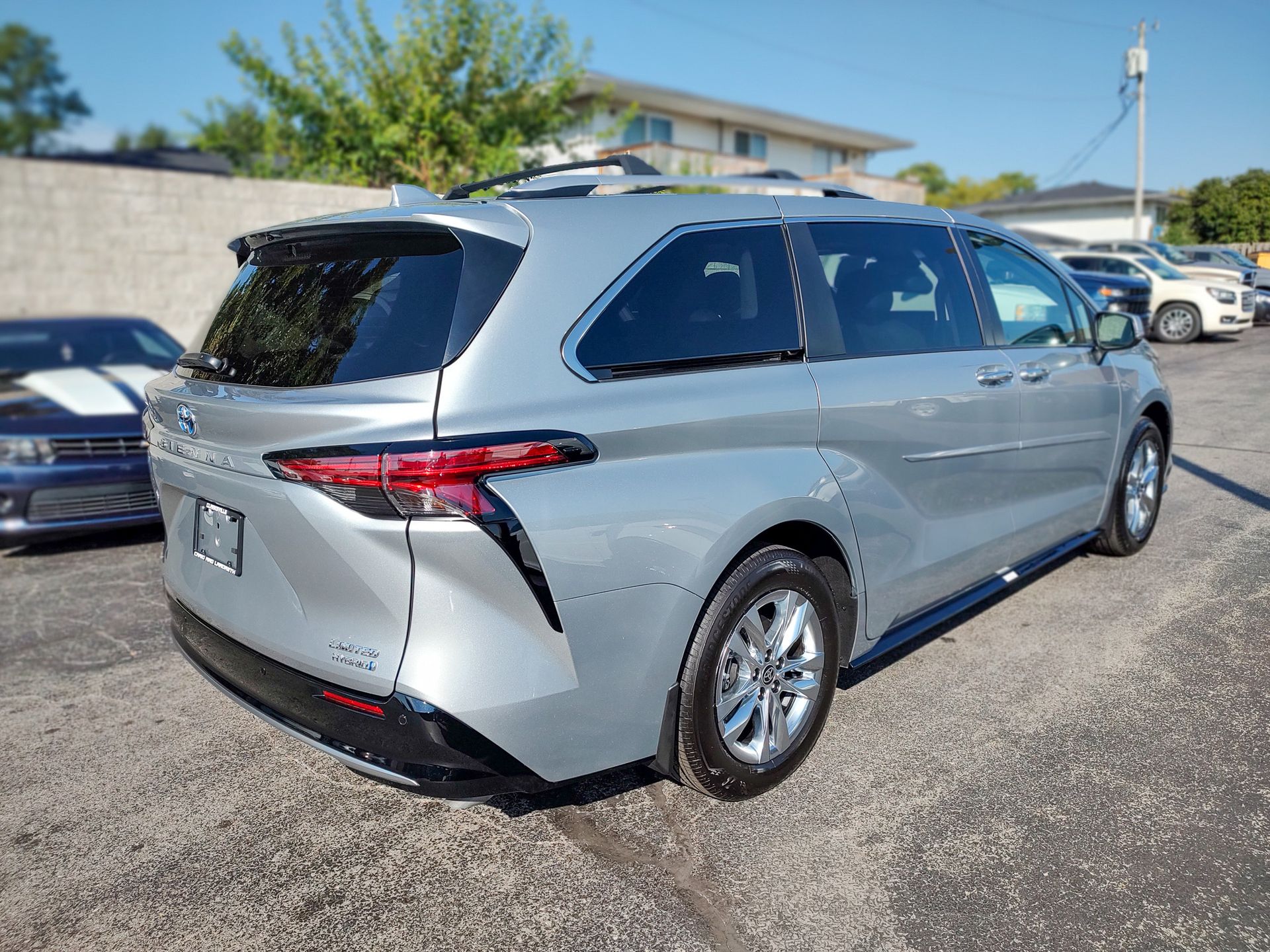 2024 Toyota Sienna Limited photo 19