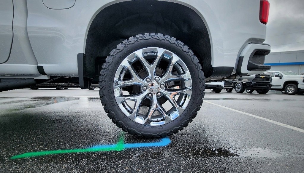 2024 Chevrolet Silverado 1500 RST photo 3